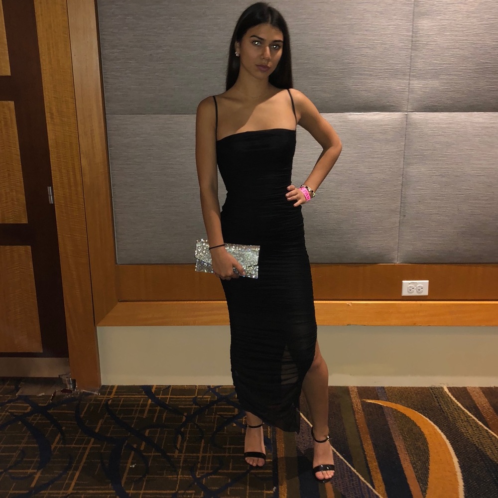 House of CB black body con, ruched dress. Great condition, worn once.